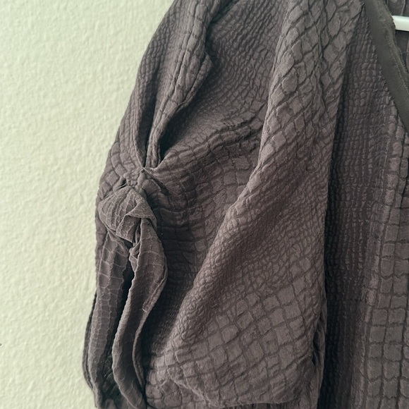Grey Textured Short Sleeve Dress - Picture 4 of 6